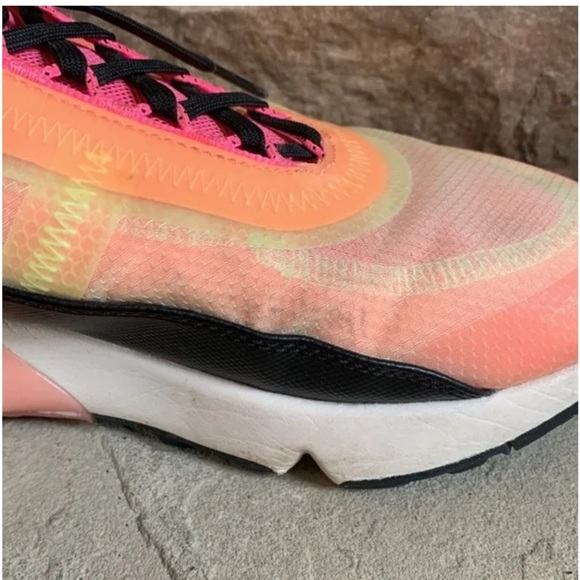 Nike Air Max 2090 neon highlighter size 9 tennis shoes - Picture 9 of 11